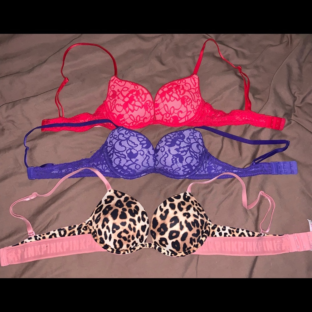 3 push-up Victoria secret 32A bras